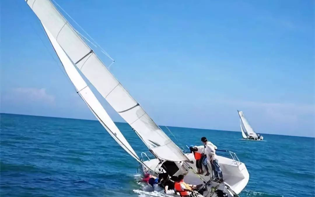 海边生活想象—涠洲岛游艇租赁出海,水上项目,海味四溢!