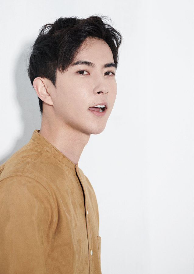 男艺人于朦胧帅气俊朗时尚写真