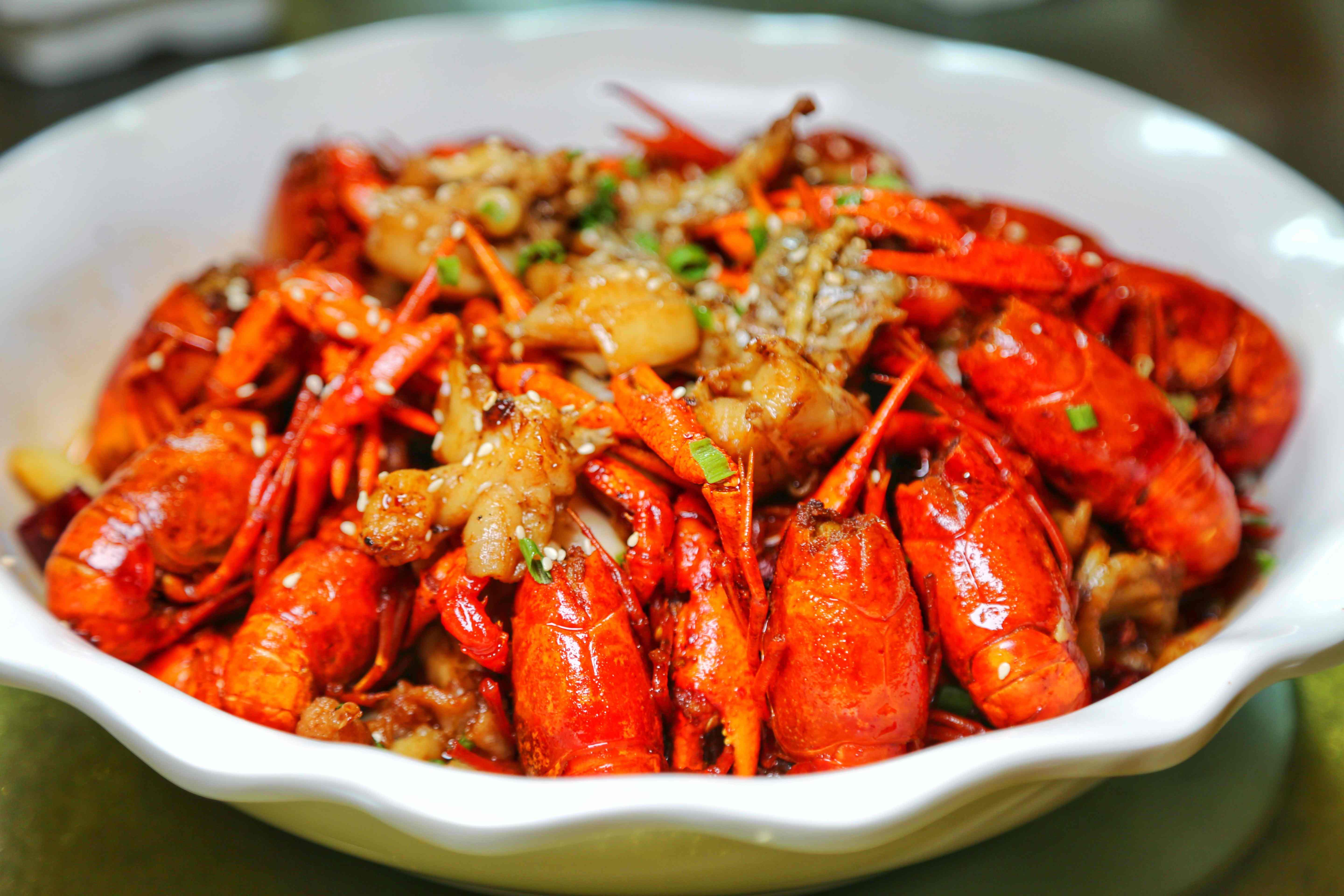 在最好的时间遇到了你--老武汉龙虾馆的瓷盘龙虾宴真的蛮有味!