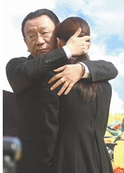 最后,从法院审理的过程来看,侯耀华牛成志这边证据充分,账目来往明细