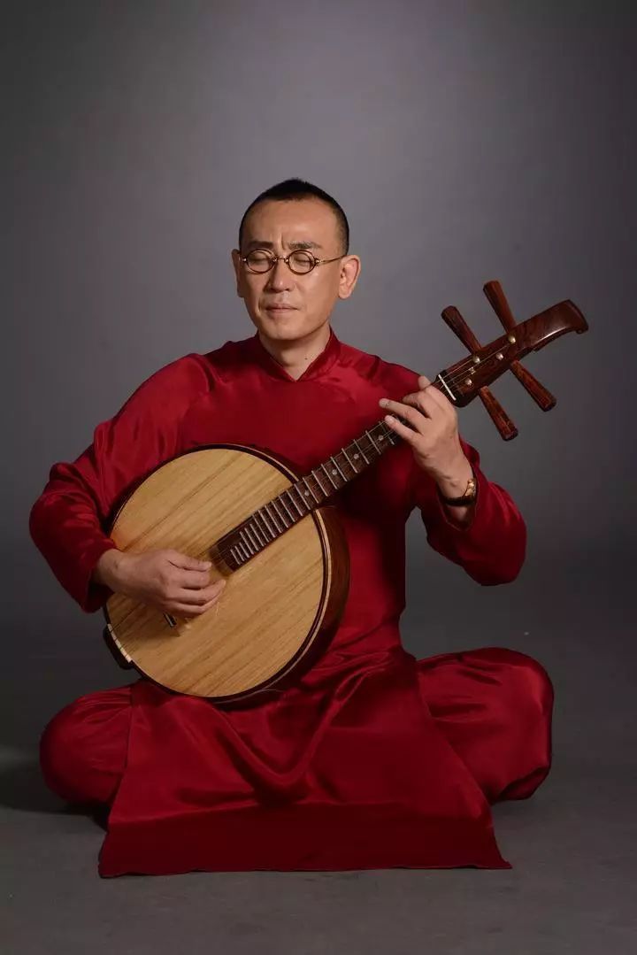 音乐世家的冯满天将与大家分享自己与父亲,一代月琴大师冯少先的故事