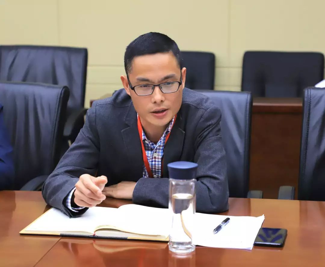 4月8日,五公司党委书记赵毅,总经理杨忠波等领导班子,各职能部门负责