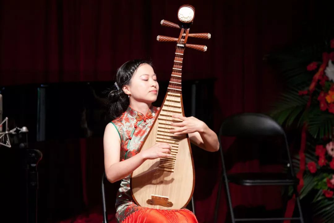 4有针对性321按照教学总计划从学习基本琵琶谱的认识和应用,建立双手