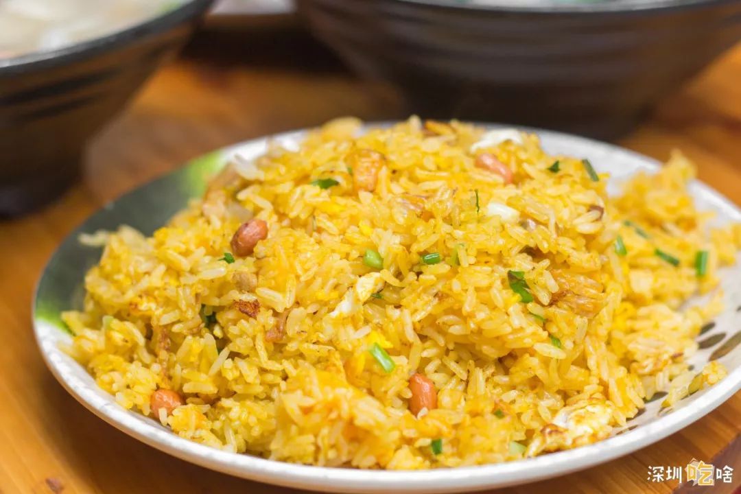 文乐最爱这里的南瓜炒饭除了铜盘推① 丨南瓜炒饭而是加了鱼露等特制