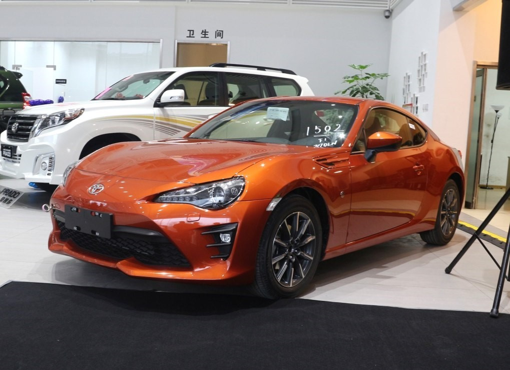 新款丰田86正式上市!你们要的后驱日系跑车回来了!