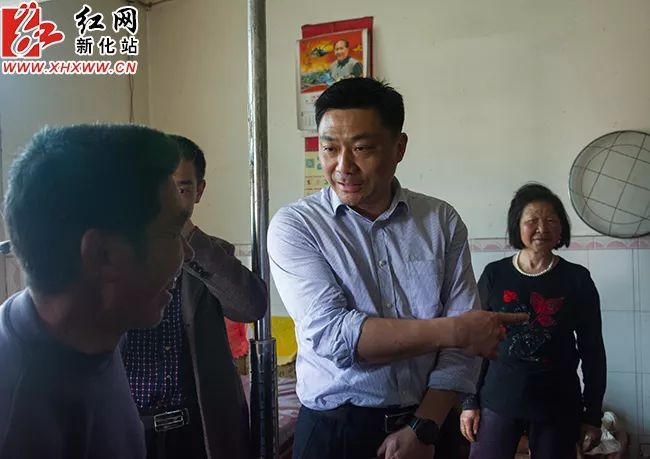 周海强到温塘镇突击暗访煤矿安全生产和行业扶贫工作