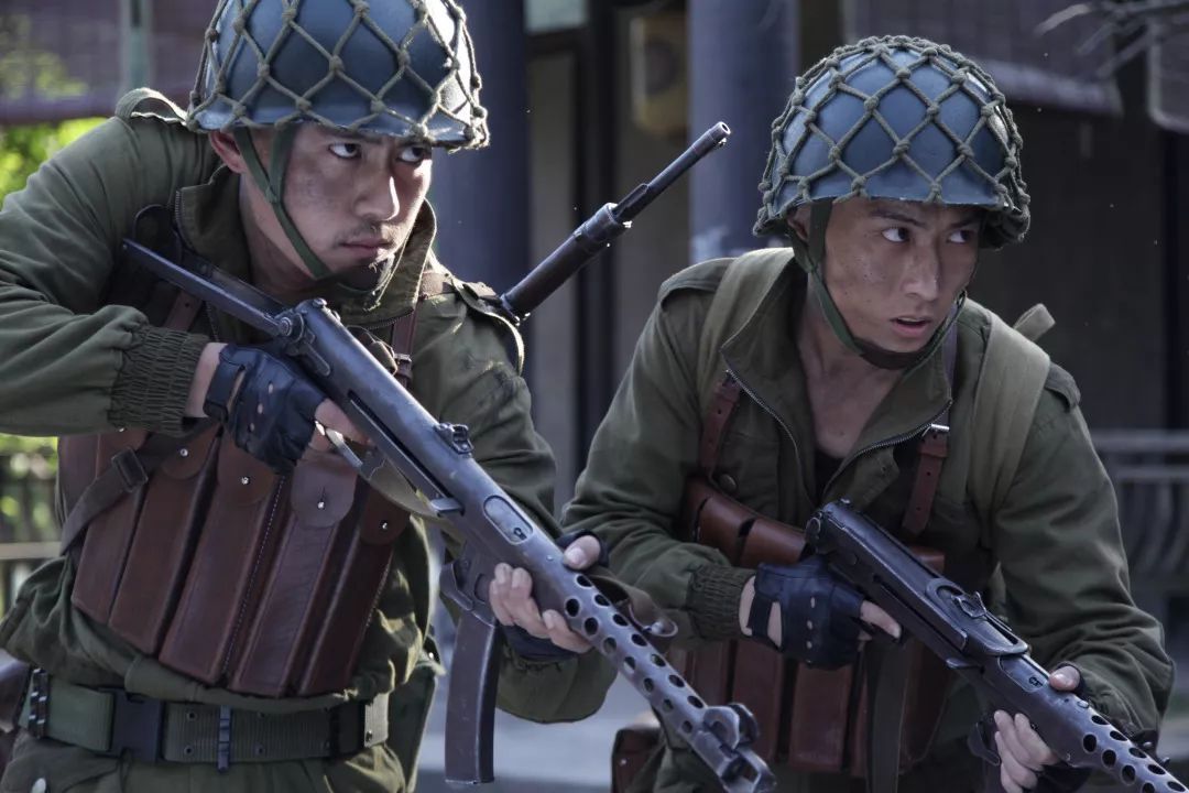 《剿匪英雄》每晚四集连播东方君陪你