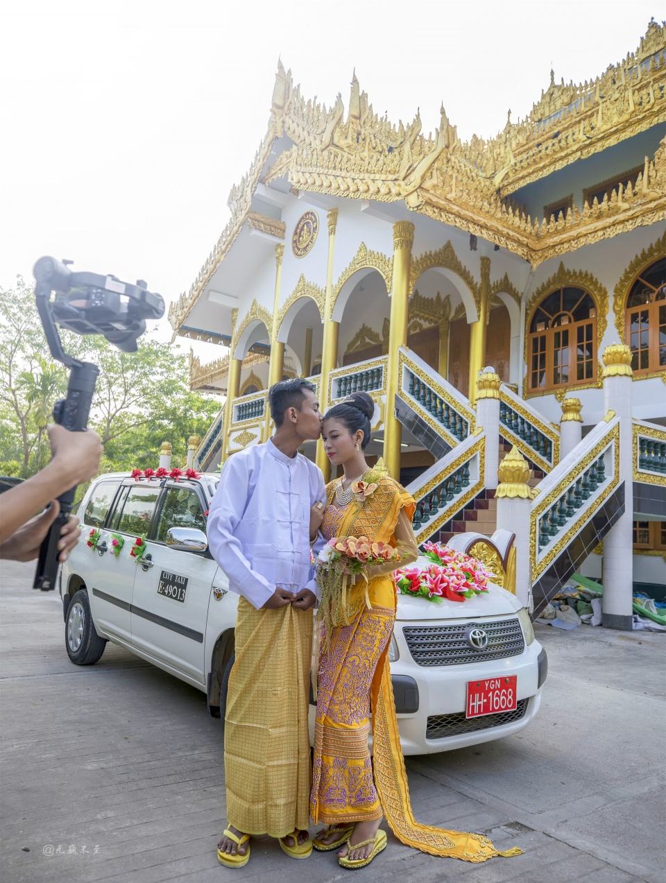 仰光古庙邂逅一场婚礼,见到缅甸最美的一位伴娘