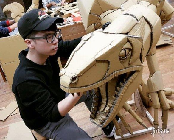 台湾大神自学成才瓦楞纸模型顺滑逼真爆红网络