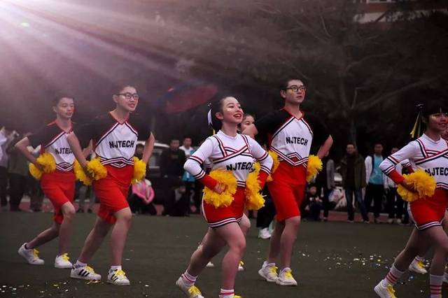 绚舞飞扬四月天青春明媚求精园求精中学第十八届校园科技文化艺术节之