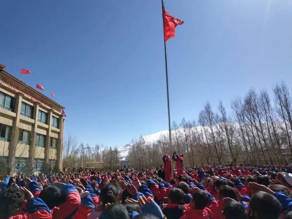 活动白朗县教育系统开展清明祭英烈系列活动