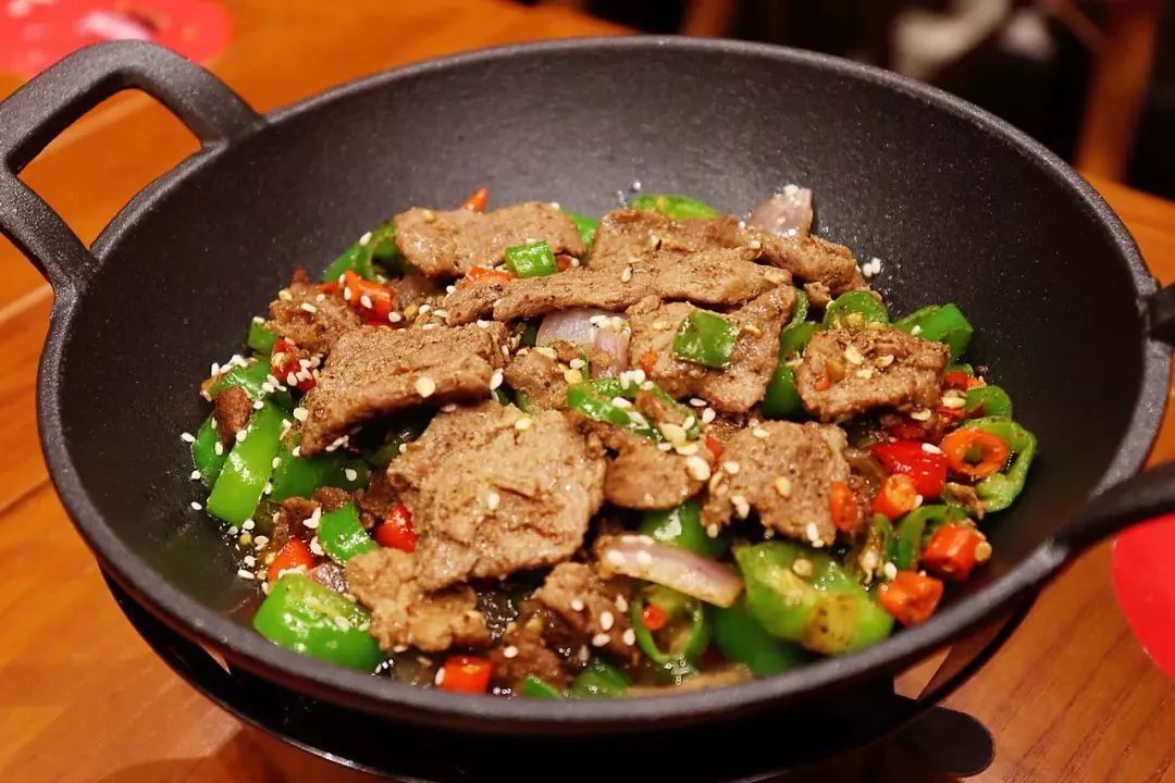 大发现玉环垟青大厦竟然藏了家千年苗寨传统美食酸爽好吃还不长胖