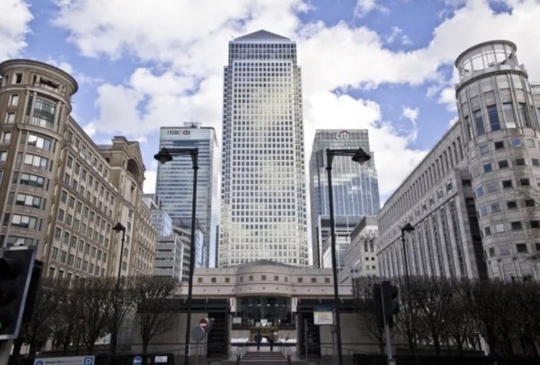 ucl管理学院所在的one canada square紧邻埃森哲,欧洲银行管理局,hsbc