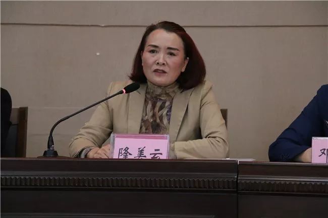 关注| 安岳县召开国奶扶贫工程项目捐赠仪式和培训会议_王小五