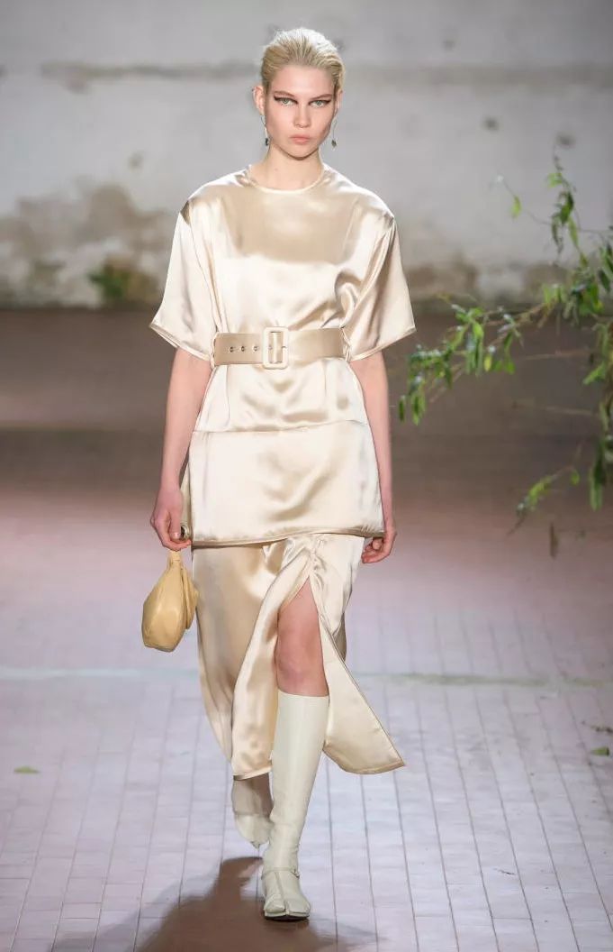 面料趋势 | 丝绸 触手可及的温柔