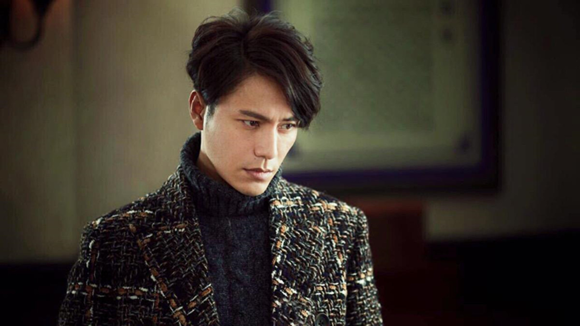 也是好的没话说,不知大家还记得《像风像雨又像雾》中青涩的陈子坤吗?