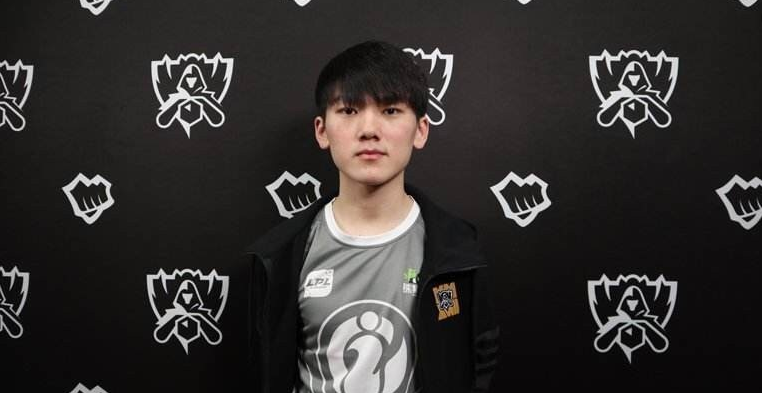 "冠军adjackeylove"虚空之女孩 卡沙,网友:冠军一个人的表演优秀_卡莎