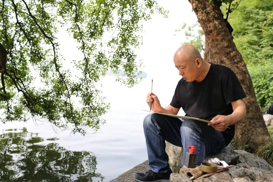 【40年40人】老树画画:人生常常"求之不得,不求自得"_刘树勇