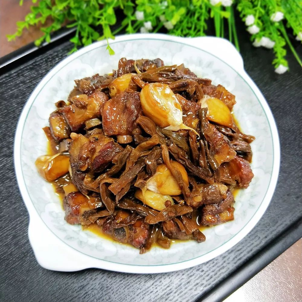 豆角干炖排骨:喷香下饭,别有一番风味