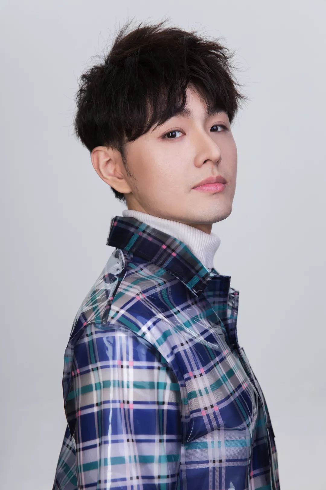 不会拍戏的魔术师不是好主持人