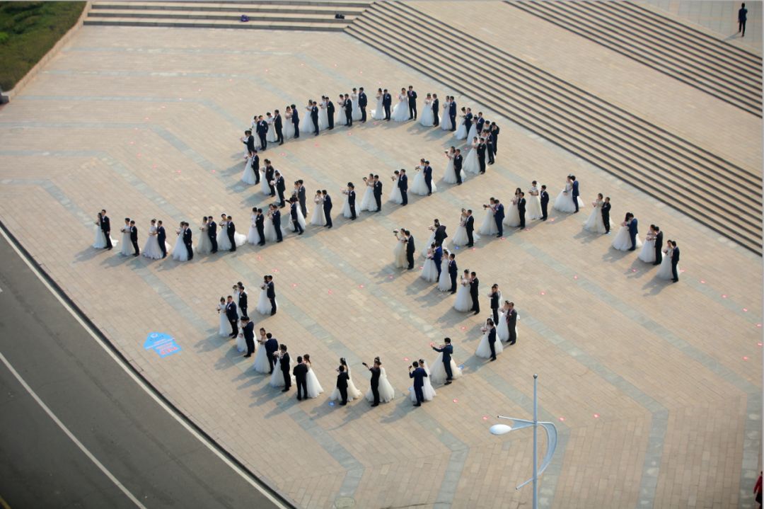 羡慕!这就是中国海洋大学的集体婚礼!_新人