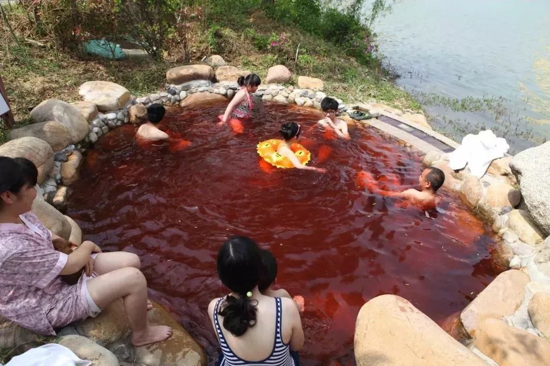 笑似开未开最有情嬉乐谷的桃花灼灼盛开欢迎着每一位游客的到来那种布