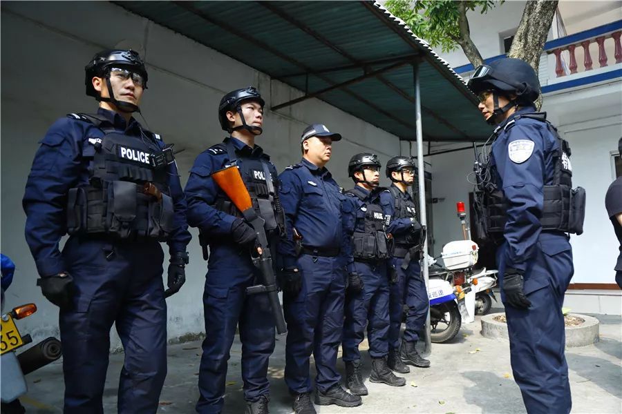 特警强攻!深圳警方一周打掉23个诈骗窝点,抓210人!