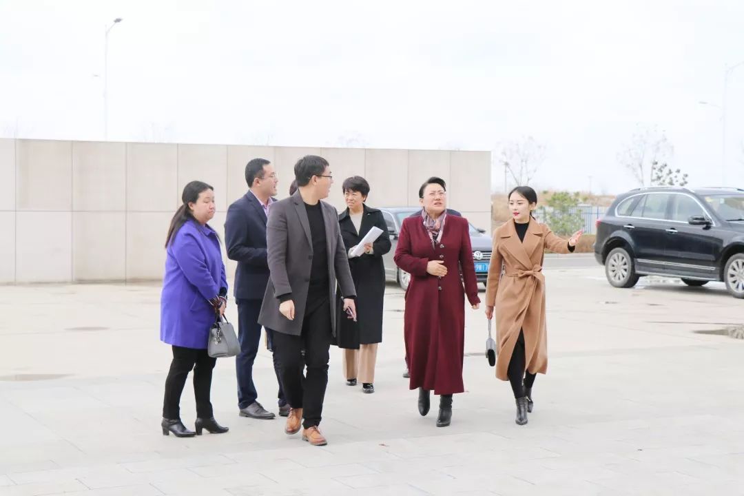 保定市副市长杨伟坤莅临长城高中参观指导