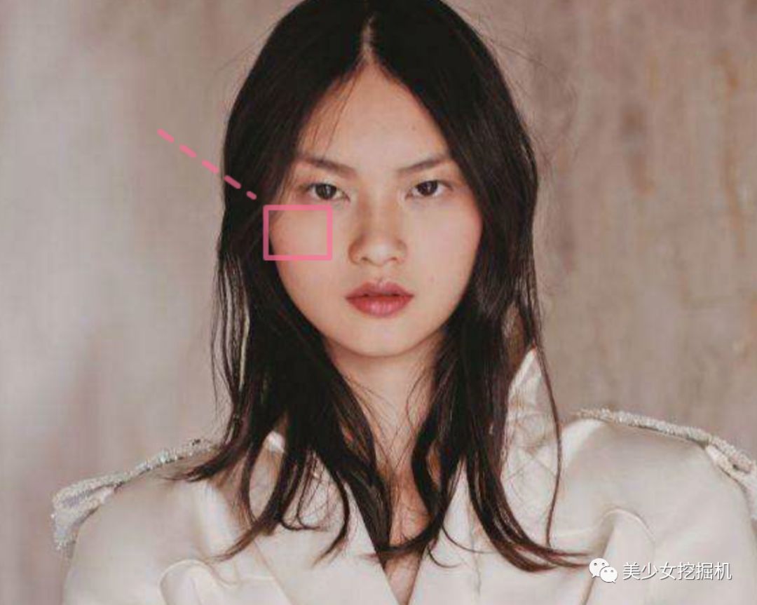 不整形不动刀烫了个网红同款发型就从土味大脸妹变翻版金泫雅