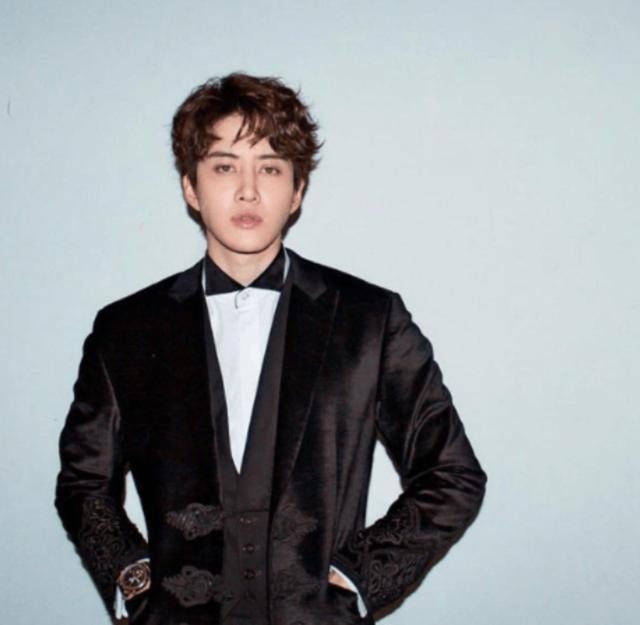 原创泰星golf承认已展开新恋情现任与前任撞名字