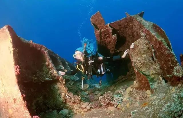 全球沉船潜水圣地指南海面之下拥抱二战遗迹