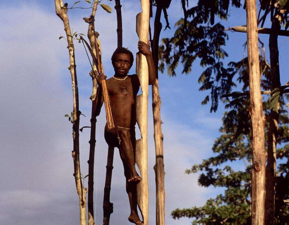 科罗威部落男人图片图片
