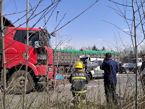 【突发!沈阳苏家屯发生车祸5人死亡】现场3人受伤