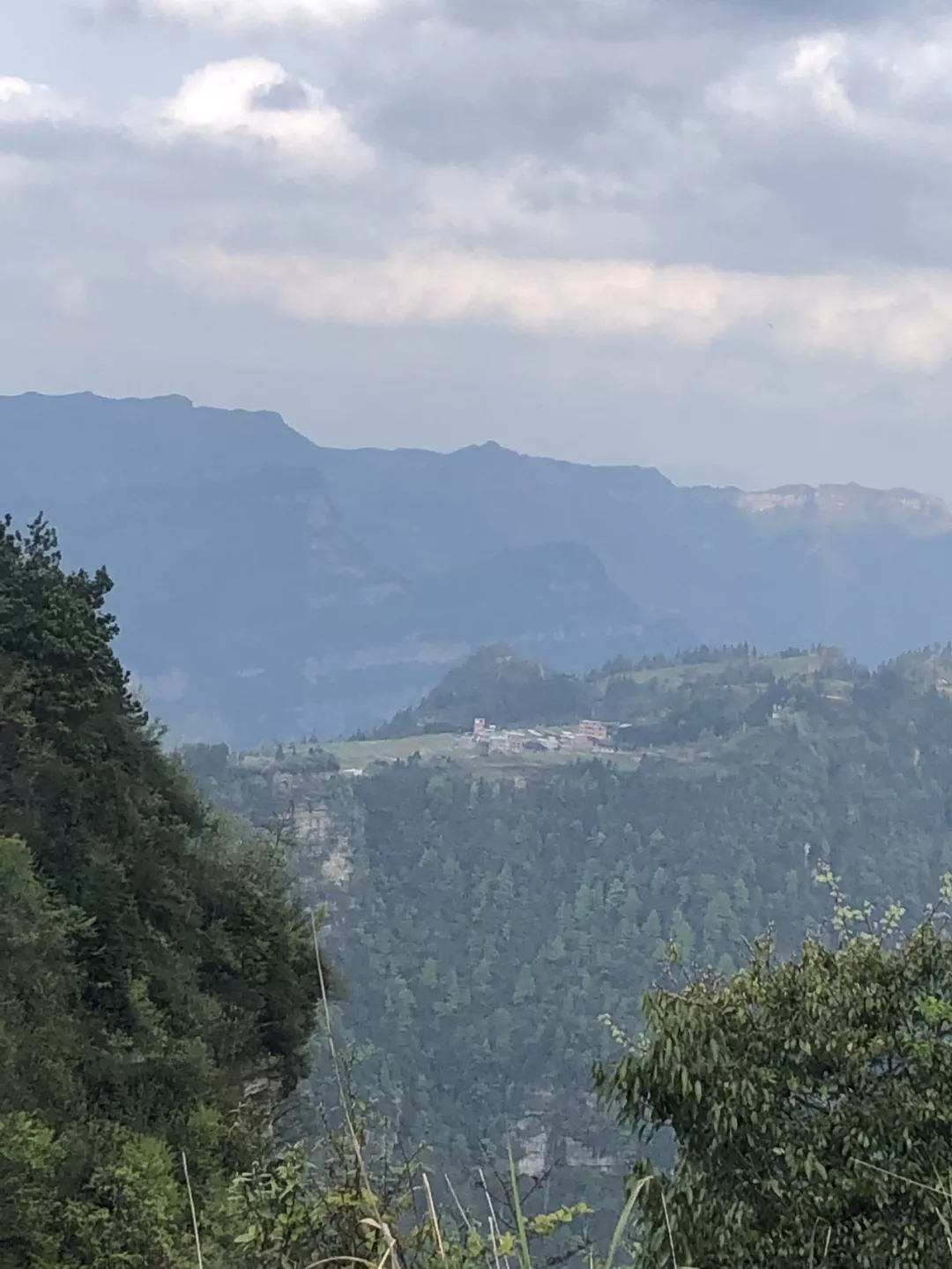 紫林山村遇雨