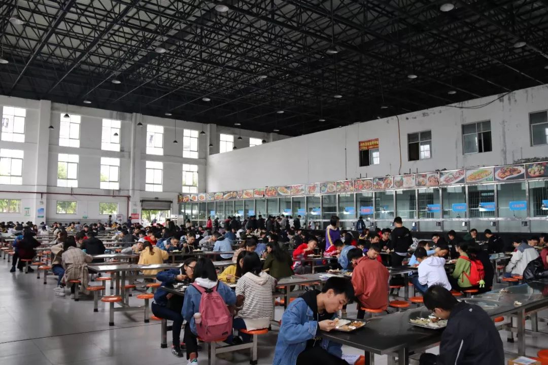 探秘大学食堂重庆文理学院