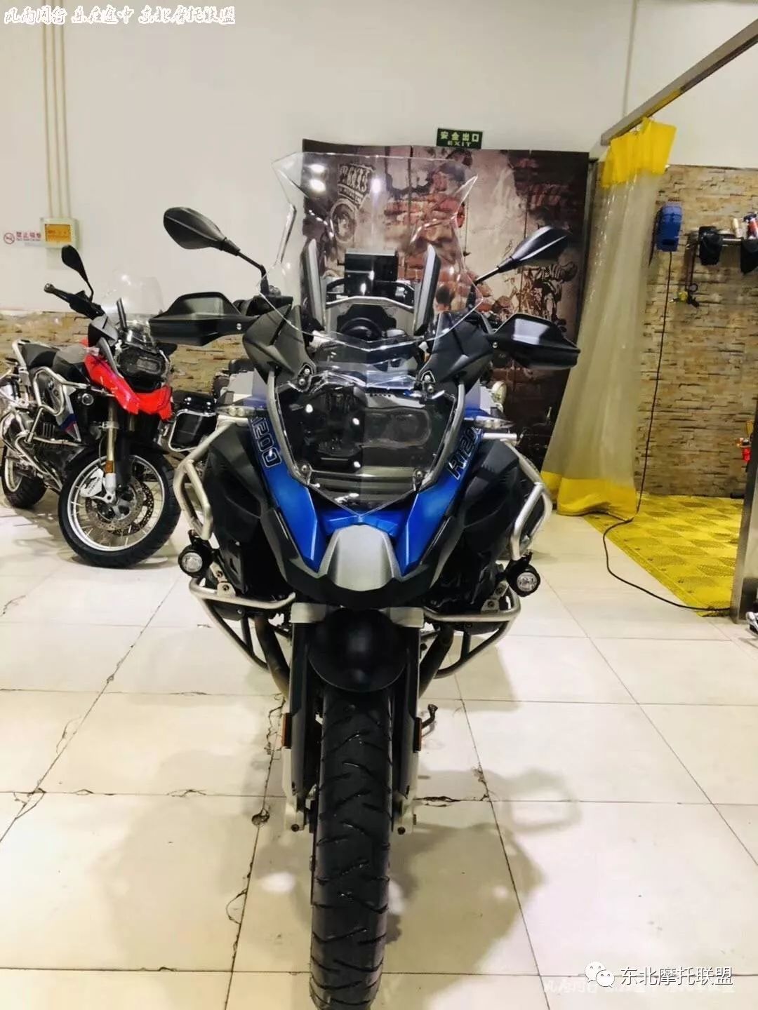 大貿 2014 寶馬 r1200gs adv 加裝三箱 原廠大燈保護 水箱護網 後軸