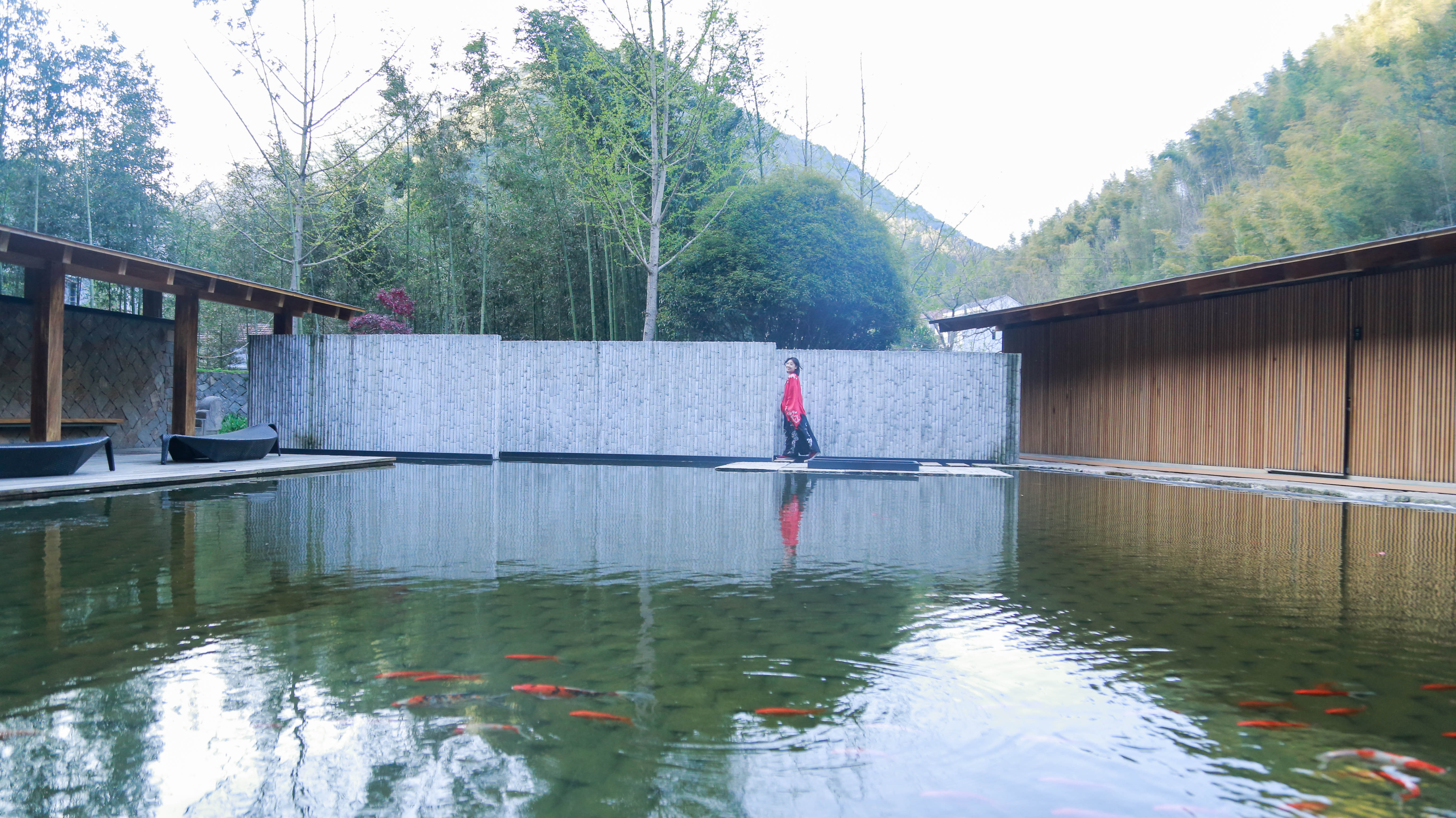 寻一处山间静舍,临溪而居 临安鱼乐山房给你醉美民宿体验