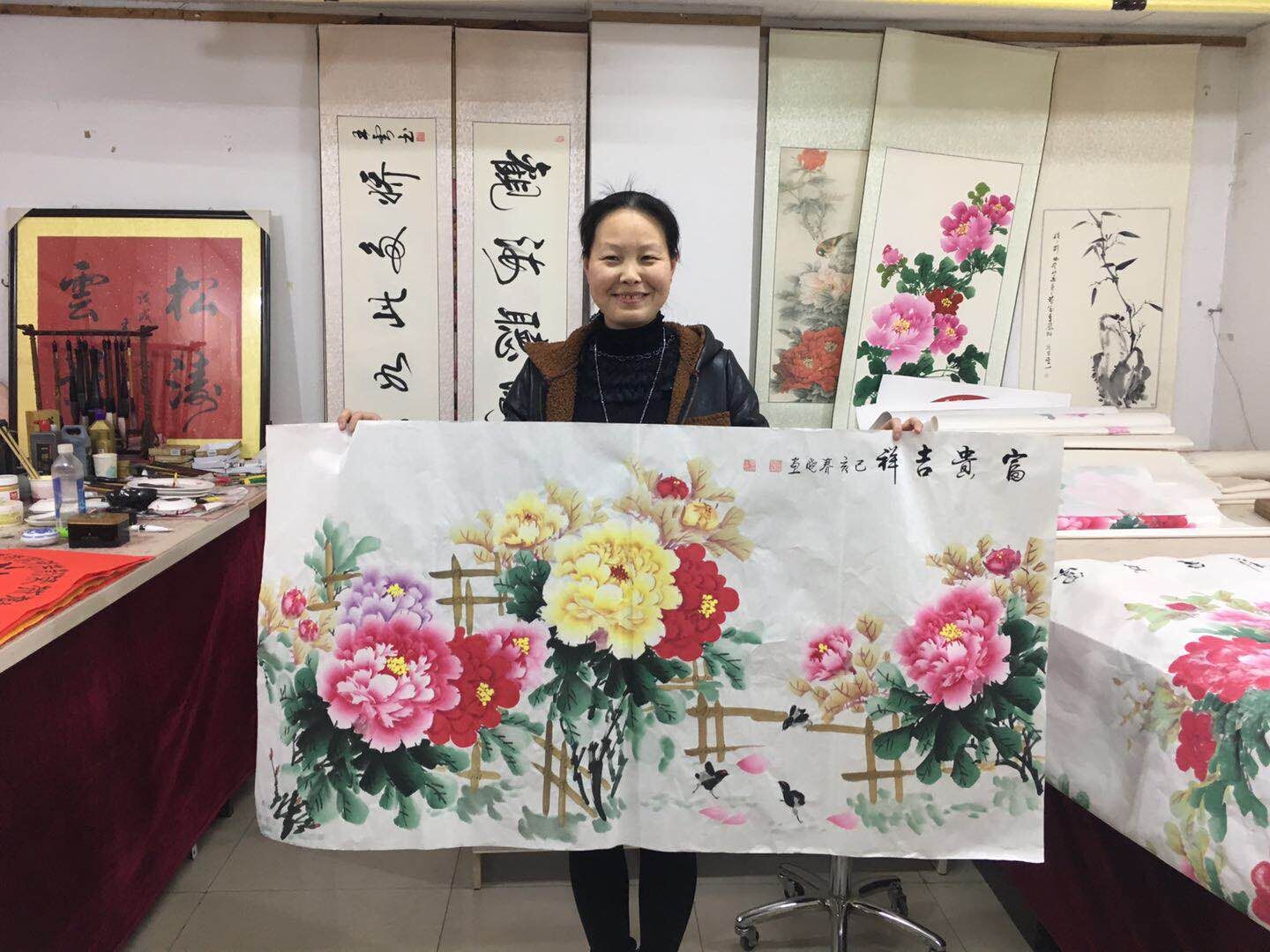 李春晓,洛阳有名的牡丹画家,作品已多次获奖!