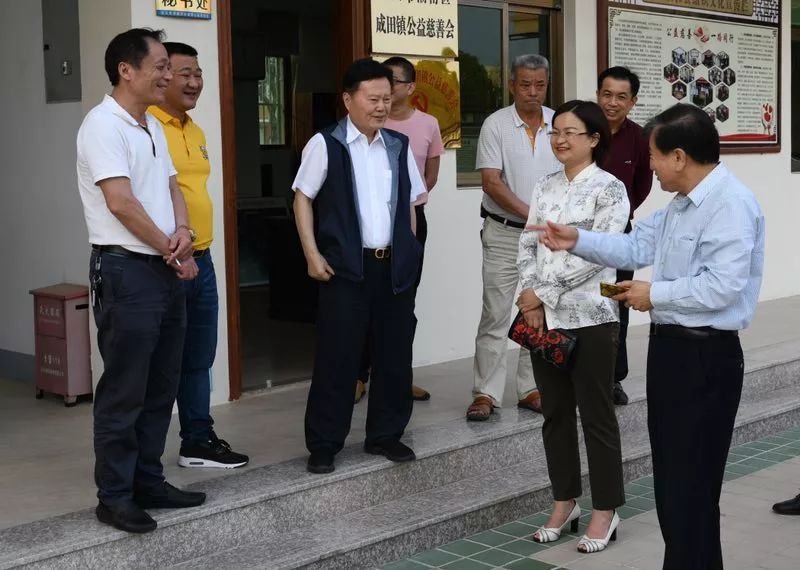 知名侨领马介璋马介钦回乡祭祖观光慷慨捐资支持深美西路延长线新建