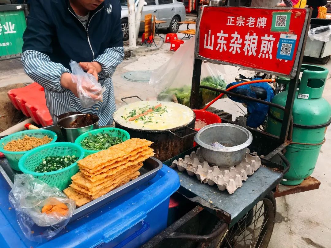 煎饼阿姨图片