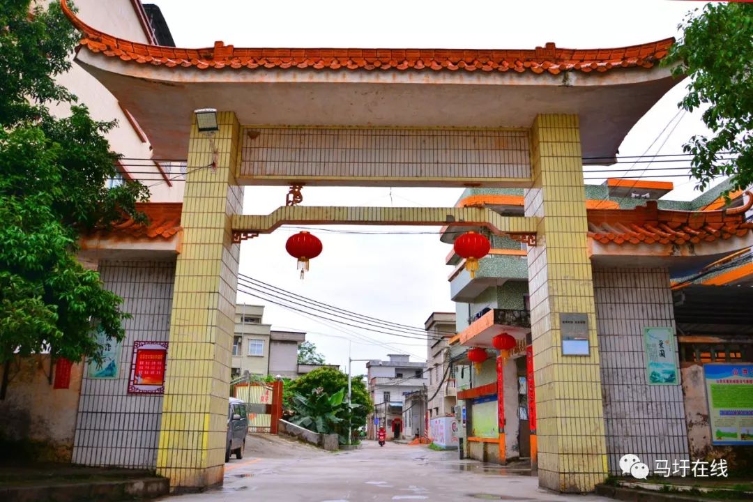 雨后的马圩街景河塘月色理发的美女骑车的大妈好多都上镜了