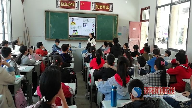 隆回县六都寨镇中学图片