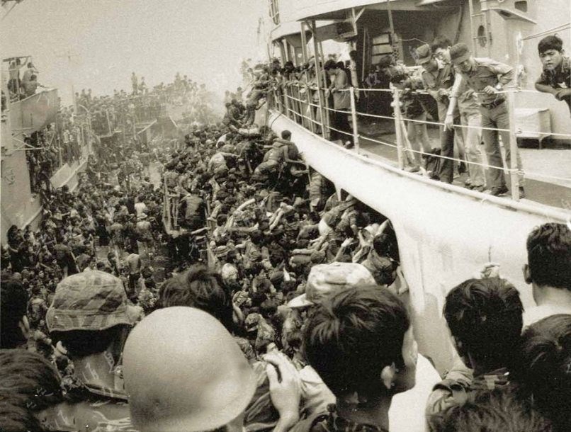 1975年越战的最后50天溃败的西贡一泻千里逃跑也分先后权贵们优先