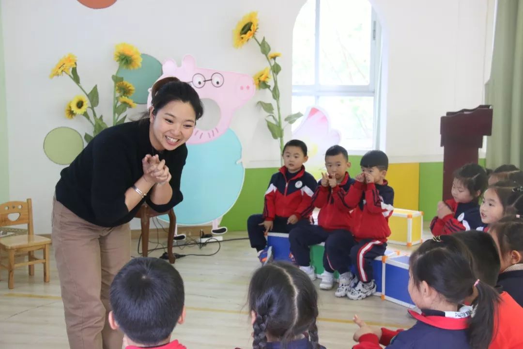 縣中心幼兒園基於兒童視角構建有效課堂中幼集團優質課評比活動