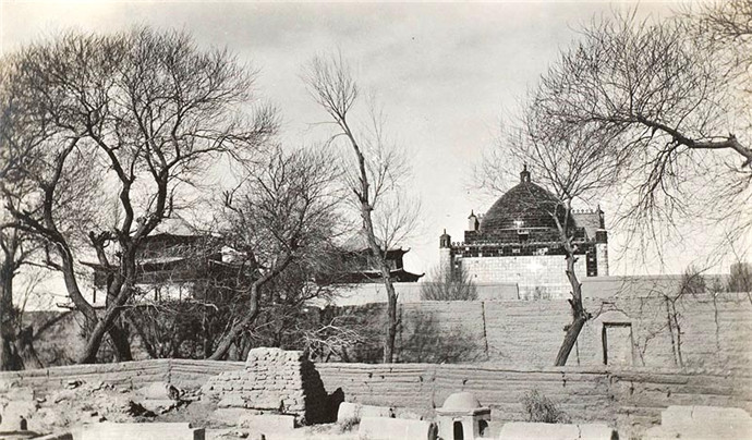 1910年的新疆乌鲁木齐的巡抚衙门喀什葛尔的热闹市场