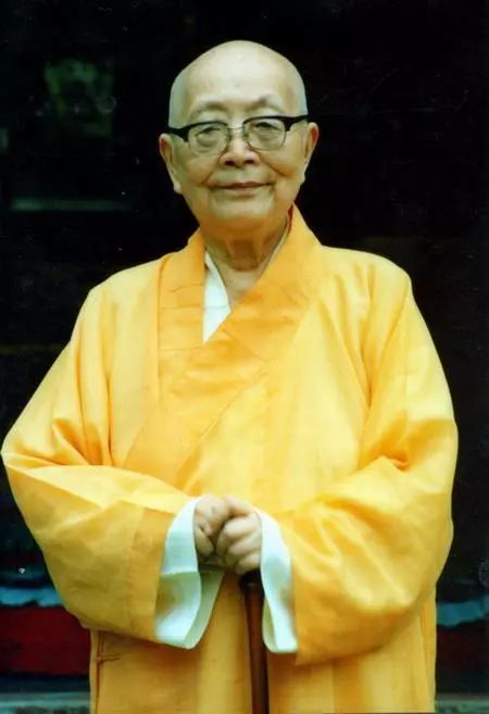 隆莲法师 简 介 当代第一比丘尼 隆莲法师(1909-2006,俗姓游,名