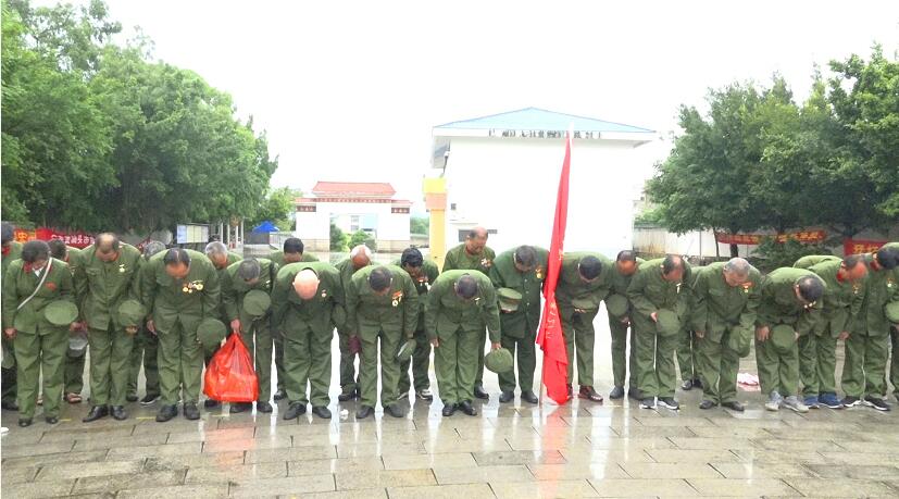 4月清明时节,原中国人民解放军陆军127师380团铁军红三连参战老兵以及