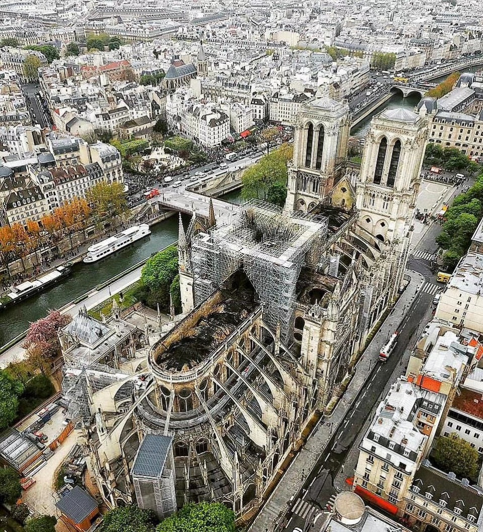 巴黎圣母院巴黎鸟瞰图图片