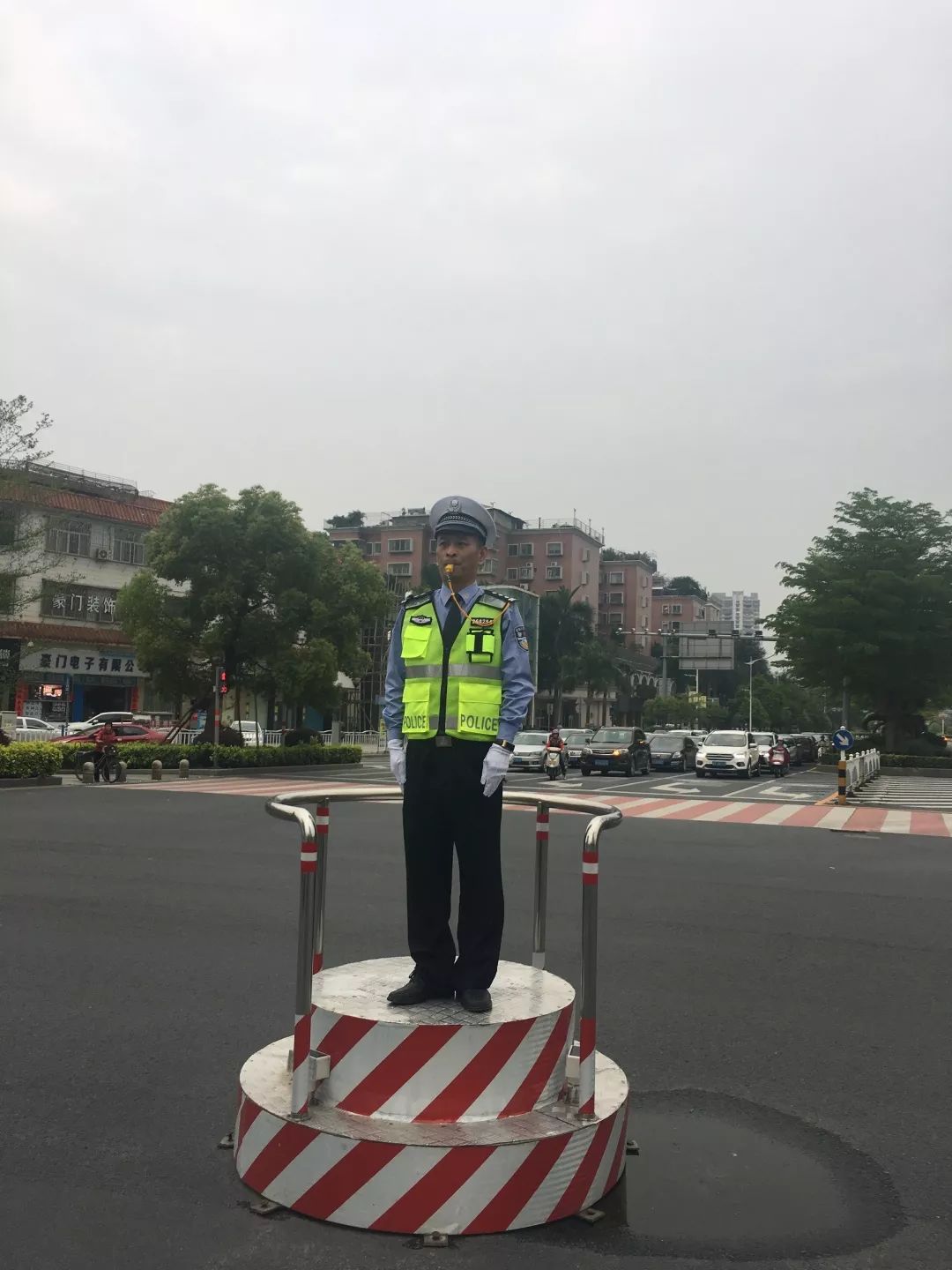 交警图片 站岗图片