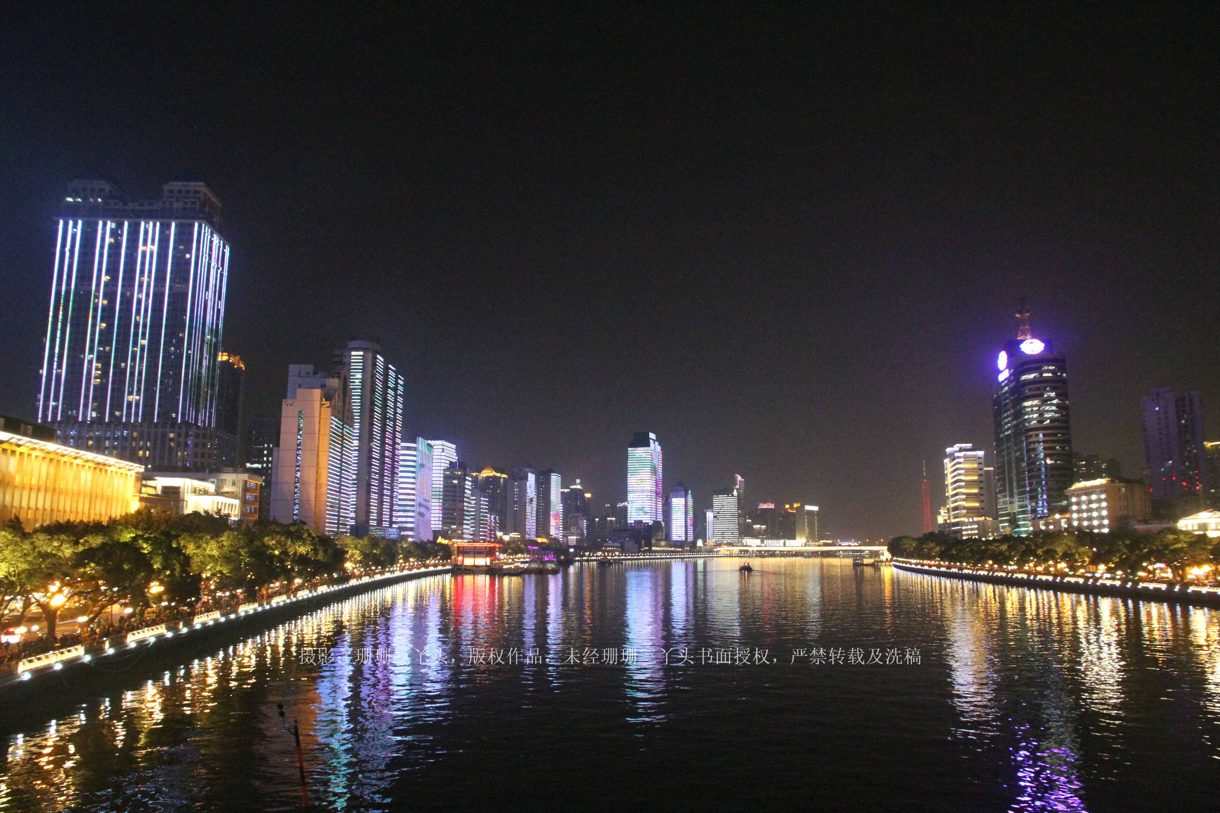 实拍珠江两岸"流光"夜景,你觉得现在广州夜景比上海香港逊色?